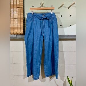 NWT Wide Leg Cropped Jeans